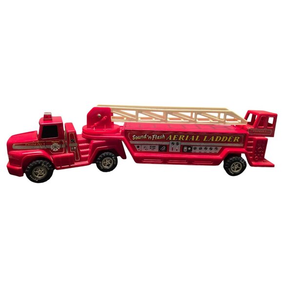 Vintage Nylint Aerial Ladder Fire Engine No. 5 1989 17'' Ladder - Picture 1 of 10